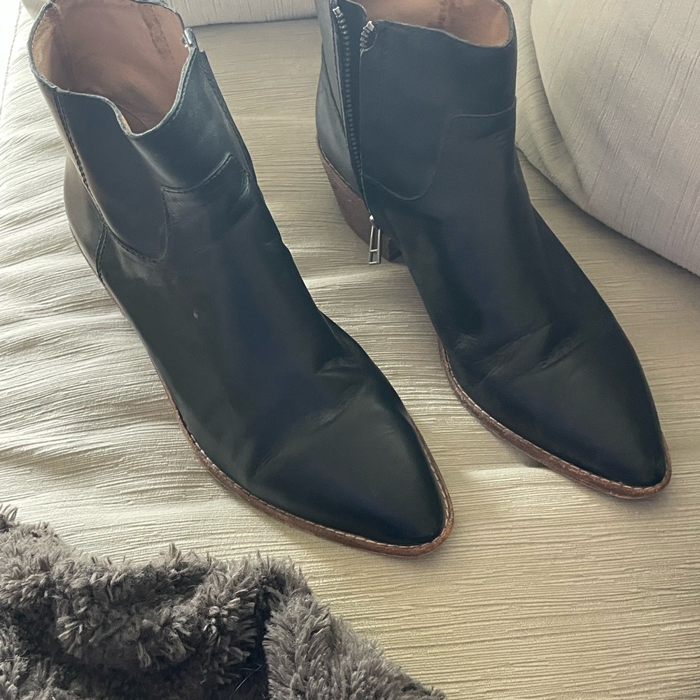 Madewell Charley black leather ankle boots